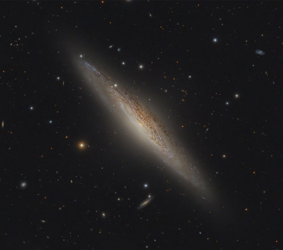 NGC-2683-galaxy-astrophoto-from-the-TEC-APO200FL-telescope-and-QHY268