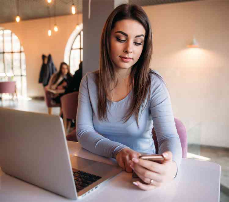 AI social media management assistant Hookle