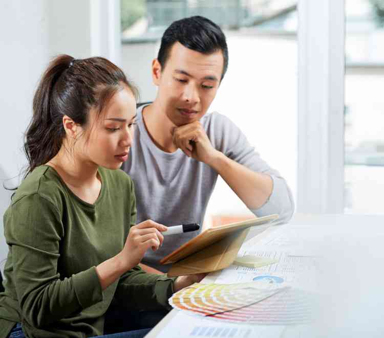 Connecting with people through remote contextual research