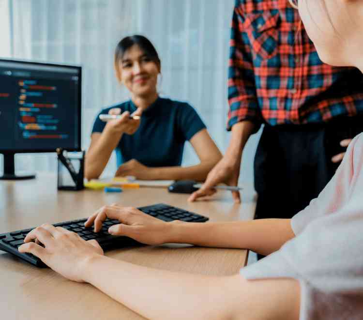 Fast scalable web game design using Recraft