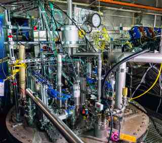 First-observation-of-neutrinos-at-the-neutrino-observatory-DUNE