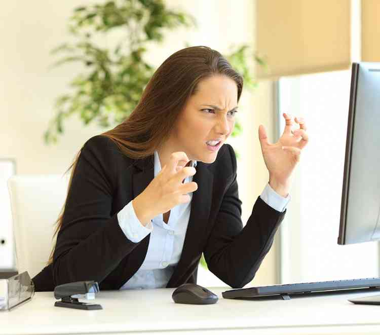 Predicting future IT outages using AI