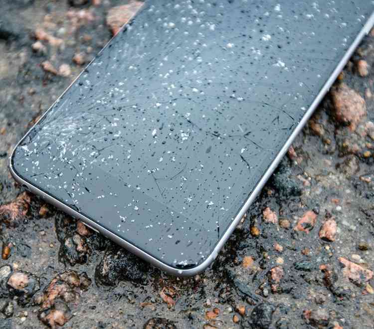 Hold UR Phone better with this new smarphone addon