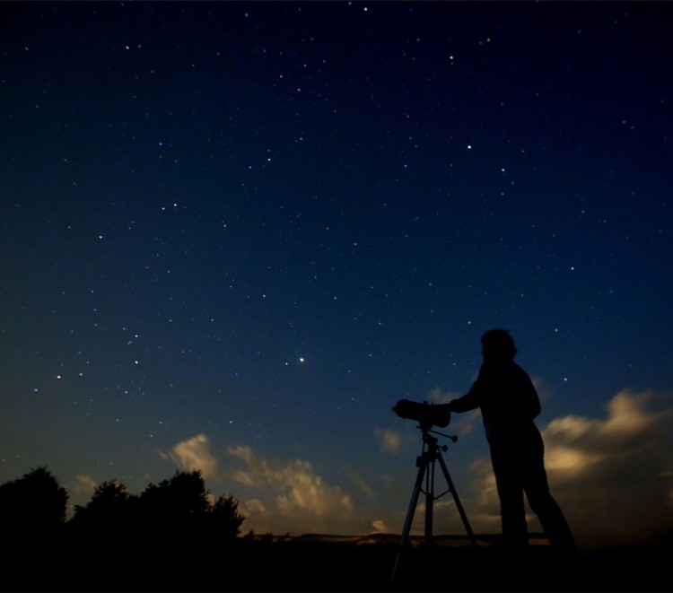 The peace and connection of solitary astro imaging