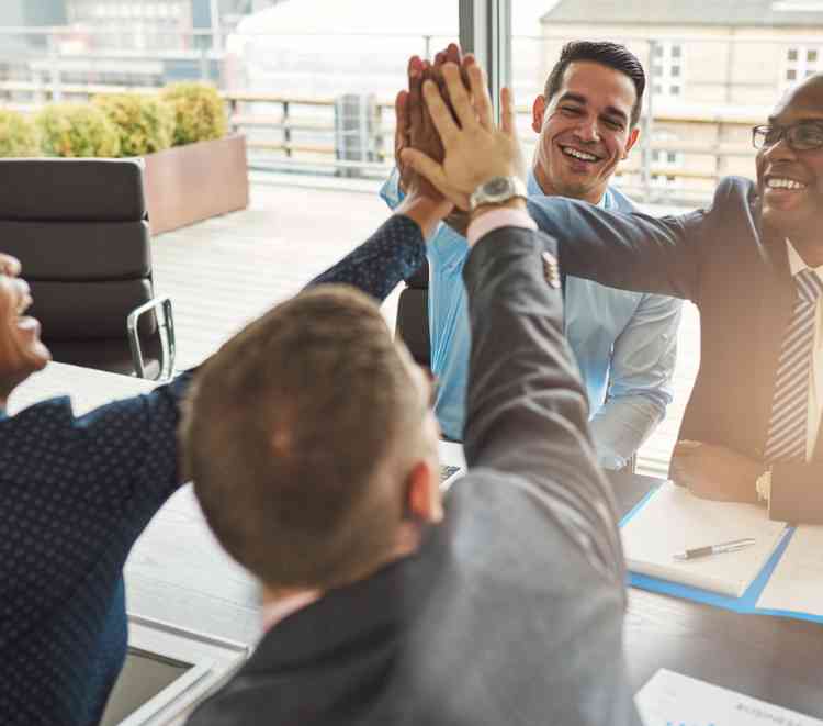 Automatic app monitoring agent operator for Red Hat OpenShift lands