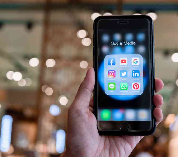 Apple to allow third-party app stores in Japan