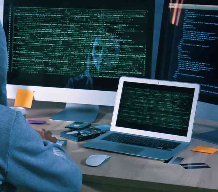 Join us for a free mobile app security threats webinar on Tuesday