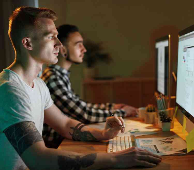 Organic text distortion effect using infinite scrolling