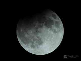 Full-harvest-supermoon-with-a-partial-lunar-eclipse-from-over-the-Ozarks