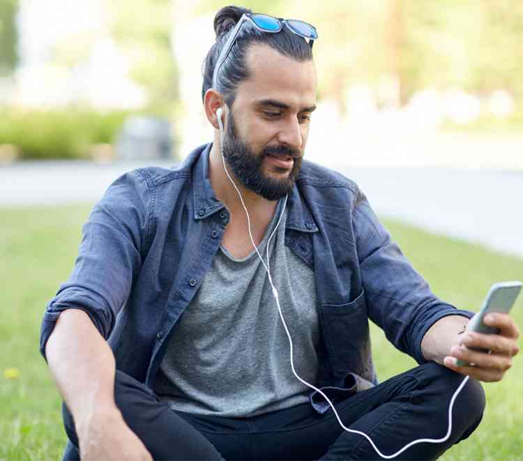 Spotify to surpass Apple podcasts in 2021