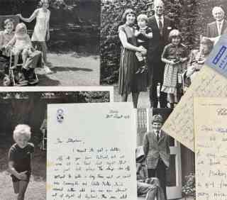 Stephen-Hawking-Archive-released-online