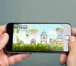 Mobile gaming and header bidding