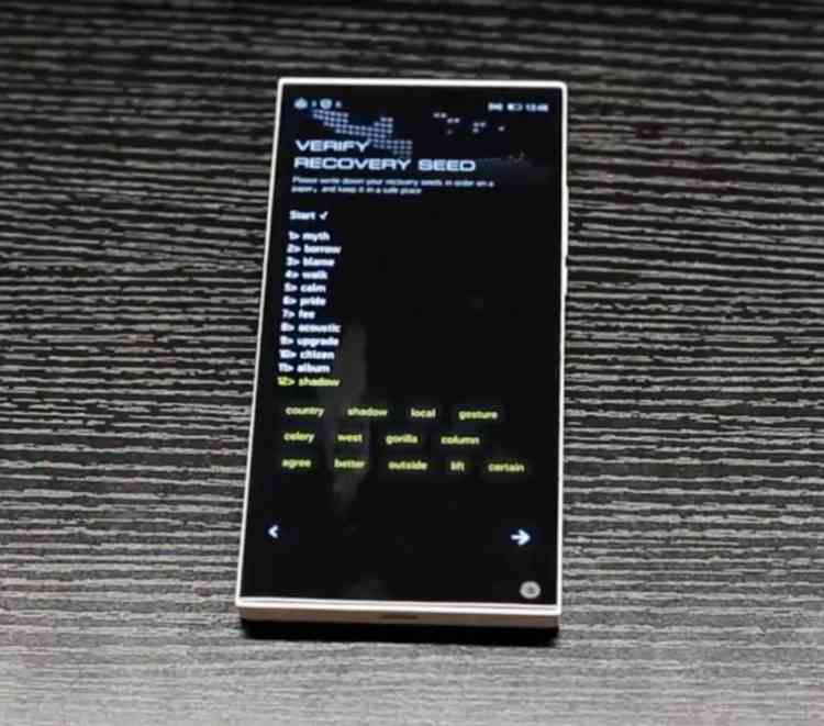 XPhone uses blockchain to make calls and send messages