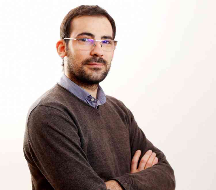 About Pablo Alonso de Linaje