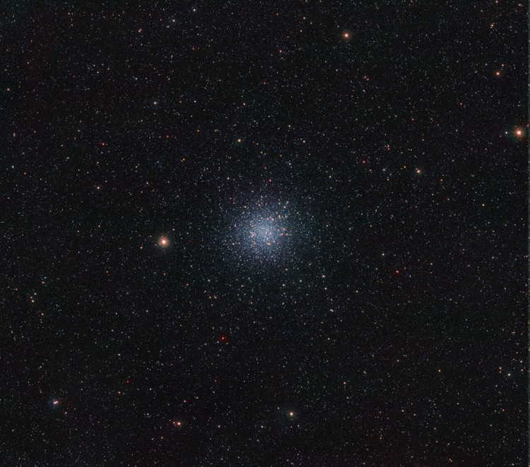 An infrared view of the Messier 22 globular cluster