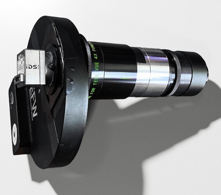 Camera filter wheel and Barlow lens form an optical unit in the eyepiece tube