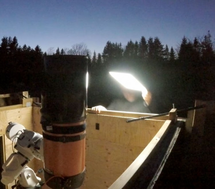 Cheap 20 artist light panel makes a great flat light