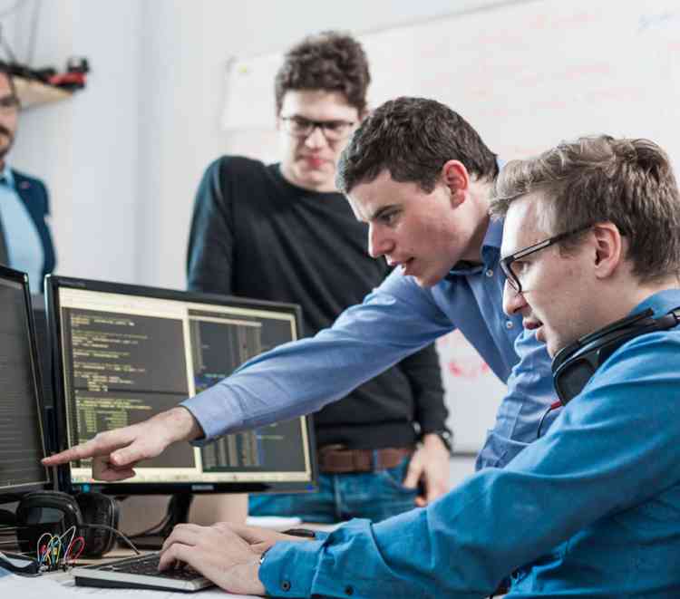 Citizens and pros team up