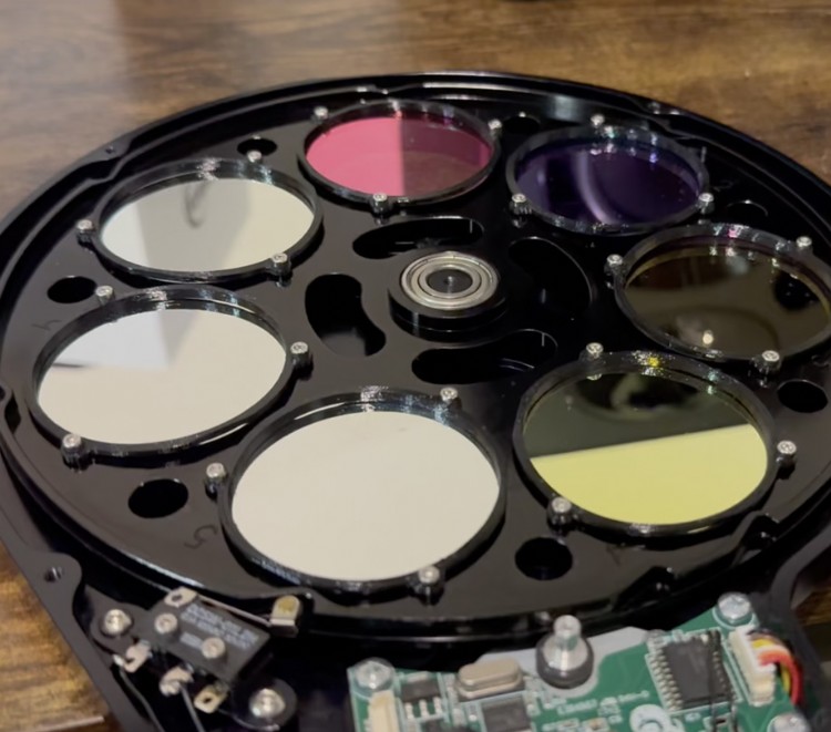 Clean monochrome filters cloudy nights