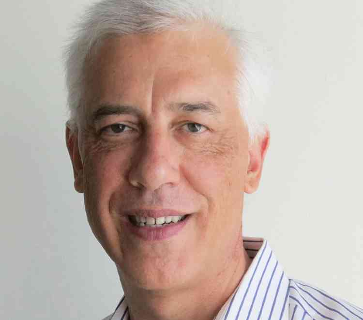 Collin Earl Headshot