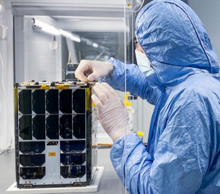 Engineers race to fix bent boom on ACS3