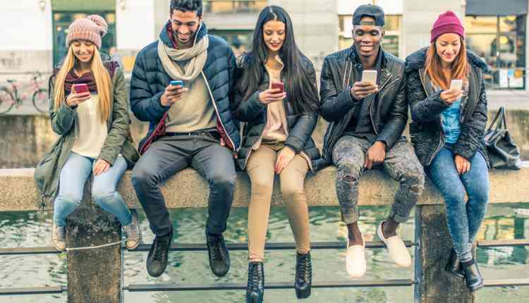 Geo targeting mobile ads to app users