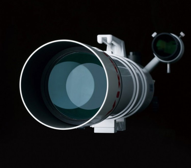 High performance SD glass lens that suppresses color fringing