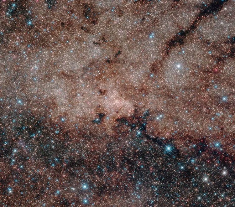 Hubble reveals Milky Ways dense nuclear star cluster