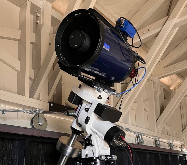 No guide stars were used