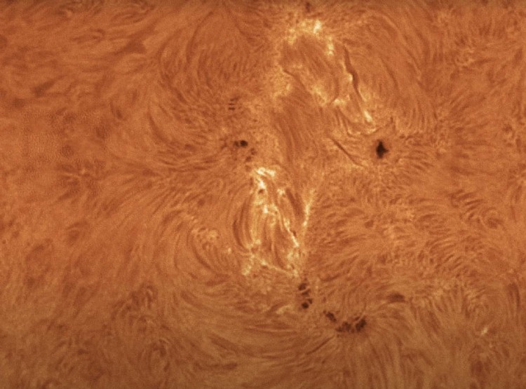 Photographing the Sun using The Quark Chromosphere by Ed Ting