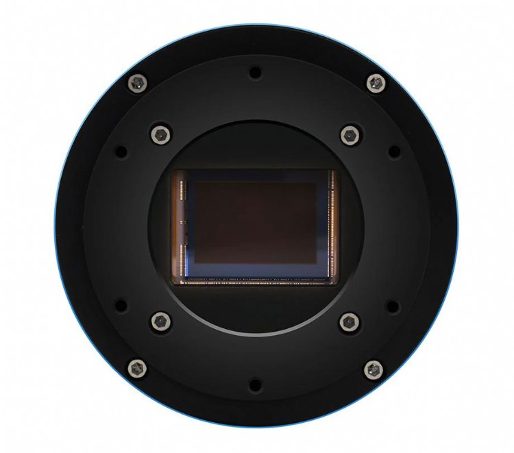 The cameras dust cover a simple rubber cap was a disappointment