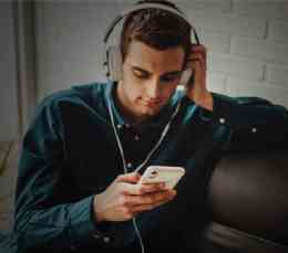 Spotify and UMG strike landmark AI music licensing deal Spotify and UMG strike landmark AI music licensing deal